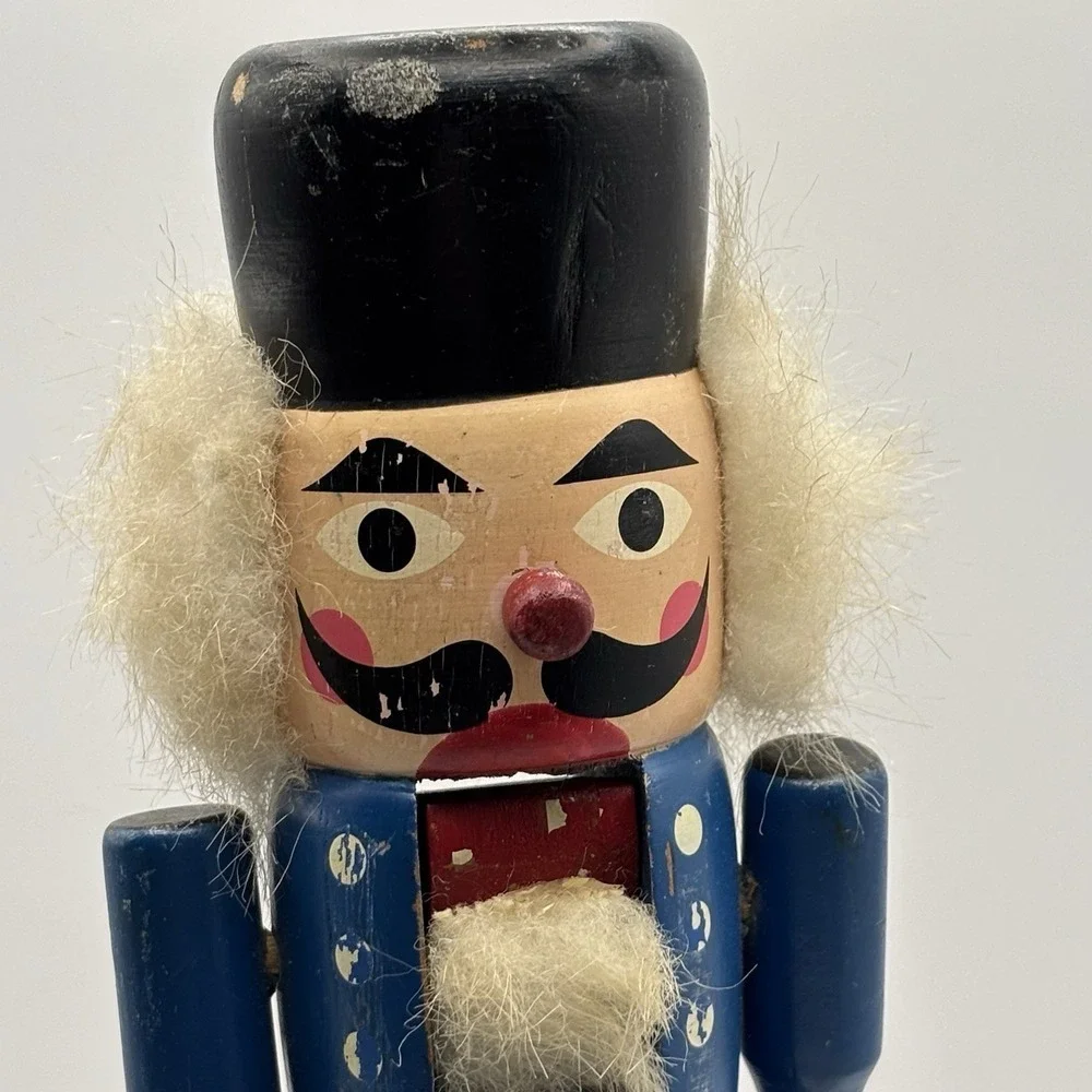 Traditional Wooden Nutcracker Hand Painted Christmas‎ Holiday Blk Red Blue Fur